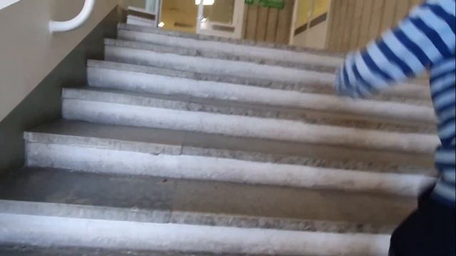 СИЛЬНО ПАДАЕТ ЗРЕНИЕ. ДЕТСКИЙ ОКУЛИСТ. ТАЛЛИНН, ЦЕНТРАЛЬНАЯ БОЛЬНИЦА.