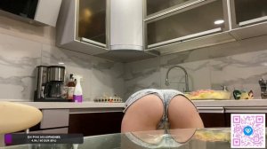 ПОКАЗАЛА КИСКУ ЧАТИТКУ