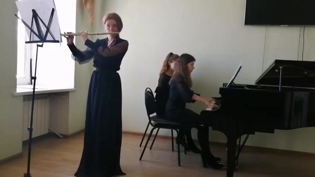 Б. Мартину. Соната № 1 для флейты и фортепиано, 1 часть смотреть онлайн