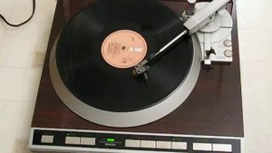 Работа проигрывателя DENON DP-37F