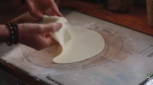 Eat Like an Italian with this Cheese and Ham Flat Bread