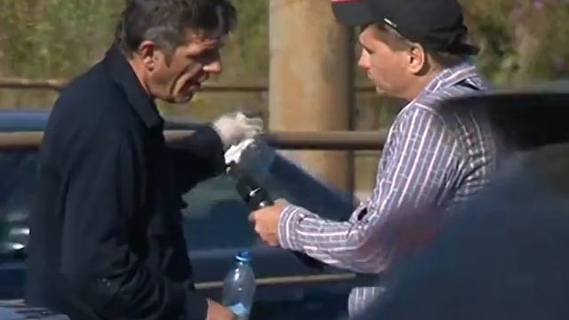 Такси врезалось в знак "Пешеходный переход" смотреть онлайн