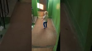 КАК ДОЧКА ВСТРЕЧАЕТ ПАПУ . 13 - 10 - 2022