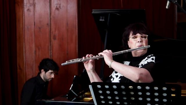 The Swan for flute - Camille Saint -Saens- The Flautist Eileen Gilligan - Alex Raineri