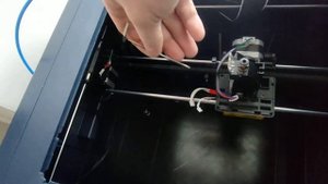 Разбирает голову Anycubic 4 max pro 2