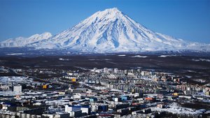 Трещины в земле и зданиях. Сильное землетрясение обрушилось на Камчатку