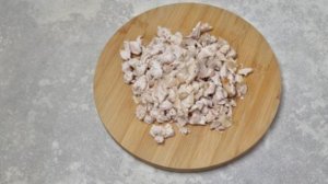 Салат с курицей и маринованными шампиньонами