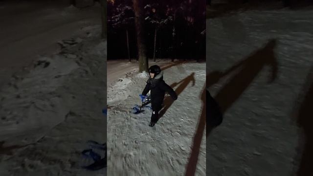 Катаюсь на снегокате. смотреть онлайн