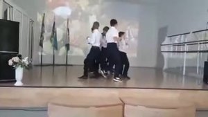 Танец мальчиков Уватская СОШ 6 "А" класс День учителя 05.10.2018г.