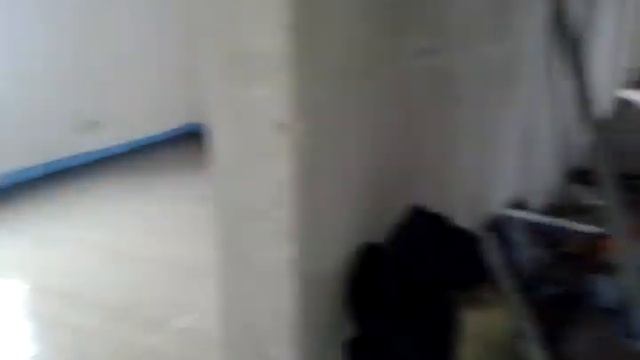 Цементная стяжка пола по маякам