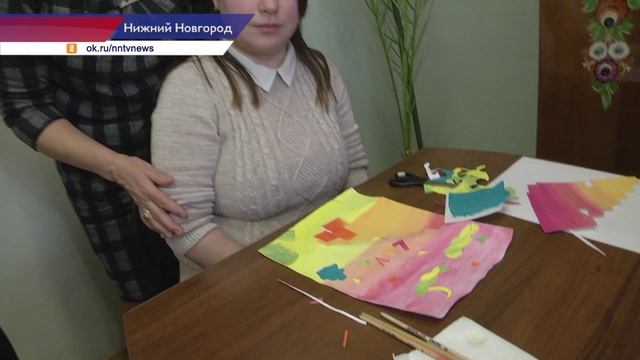 Нижегородский художник Алекс Леон Мазанов провел мастер-класс для подростков инвалидностью и ОВЗ