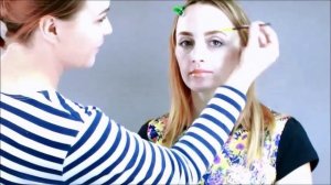 Оформление бровей в салоне