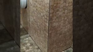 Облицовка инсталляции плиткой, запил плитки под 45°