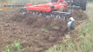 Тяжелая дисковая борона Quivogne + NewHolland (303 л.с.)