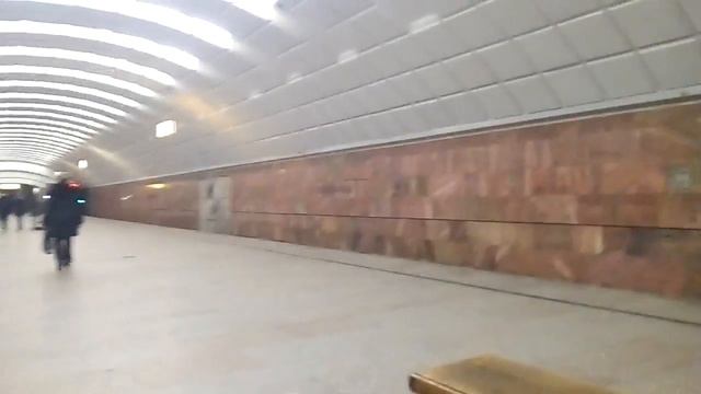 Станция Сходненская поезда метро 81-765 "Москва" и Еж3 смотреть онлайн