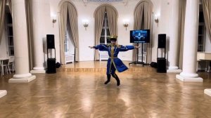 Калмыцкий народный танец исполняет Бадмаев Данзан