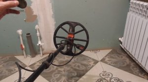 Беспроводные наушники из Китая на Эквинокс 600.