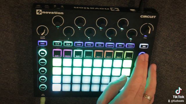 Session 2 using "Delorean Dream 2 Beta" with my Novation Circuit OG смотреть онлайн