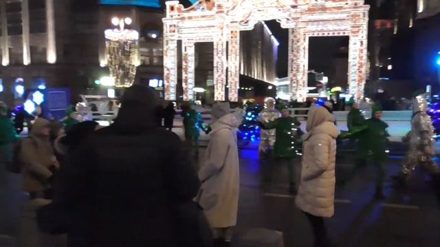 Гуляю по Москве / Прогулка по Москве 2020 смотреть онлайн