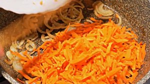 Я готовлю только так - минтай в сметанном соусе.  Лучшее рыбное блюдо!