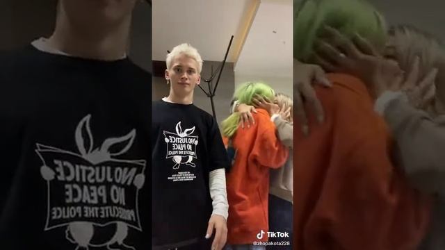 Дрим Тим давай целоваться смотреть онлайн