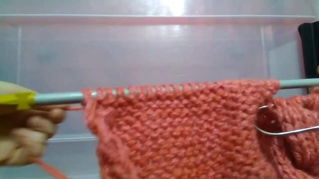 Сводный МК по вязанию пончо с центральной широкой косой и капюшоном смотреть онлайн