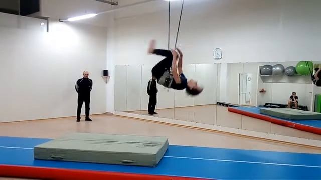 Прыжковая акробатика смотреть онлайн