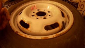 Зимняя резина 15 комплектов. Продажа - низкие цены. ВАЗ, НИВА, МАТИЗ, АВЕО И ДР.