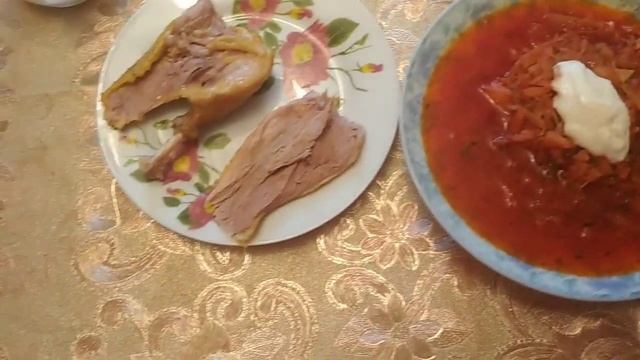 БОРЩ С ОТРУБНЫМИ ПАМПУШКАМИ С ЧЕСНОКОМ смотреть онлайн