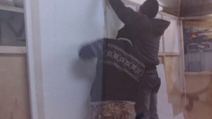Передвижной домик для зимней рыбалки.