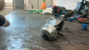 Субару Форестер. Вварка крепления датчика холостого хода.