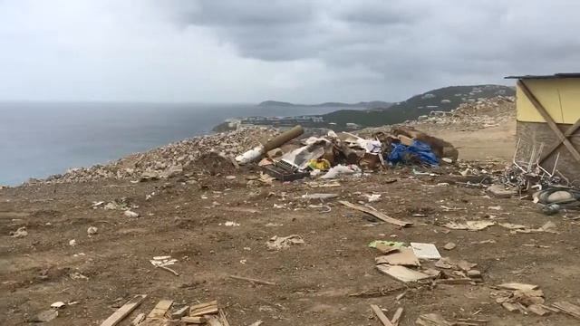 Red Aeromax Dump Truck смотреть онлайн