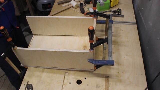 Apple  Box из фанеры / изготовление по 3D модели смотреть онлайн