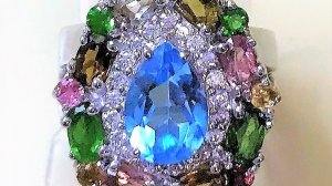 Серебряное кольцо с крупным голубым топазом