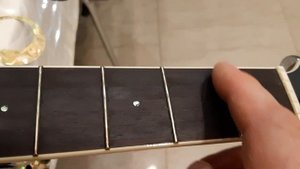 Смена струн на гитаре Parkwood S61