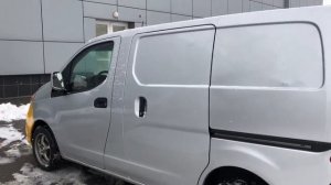 Невозмутимый NISSAN NV200 USA автомат