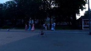 танцы на улицах Смоленска
