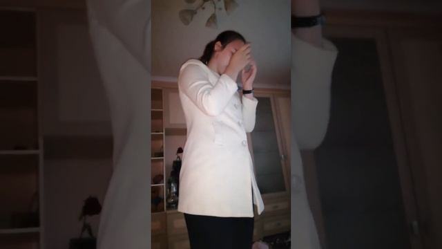 Парень сделал подарок. Любовь. смотреть онлайн