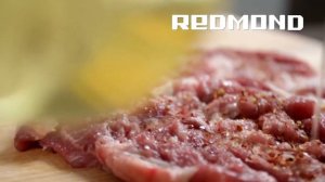 Cвиные отбивные и картофель айдахо, видео рецепт для аэрогриля REDMOND RAG-241 №1
