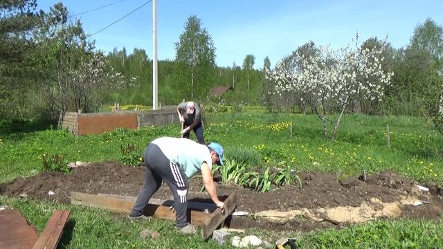 НА ДАЧЕ//КАК Я ДЕЛАЛА АЛЬПИЙСКУЮ ГОРКУ. смотреть онлайн