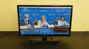 телевизор 22 дюйма  LG 22LH450V-PZ в комплекте