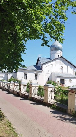 Церковь Дмитрия Солунского с колокольней на Большой Московской в Великом Новгороде