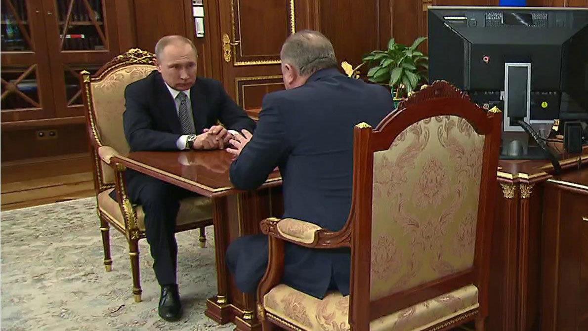 Владимир Путин провел рабочую встречу с губернатором Камчатского края Владимиром Илюхиным