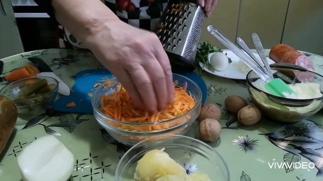 Салат к Новогоднему столу из простых продуктов.