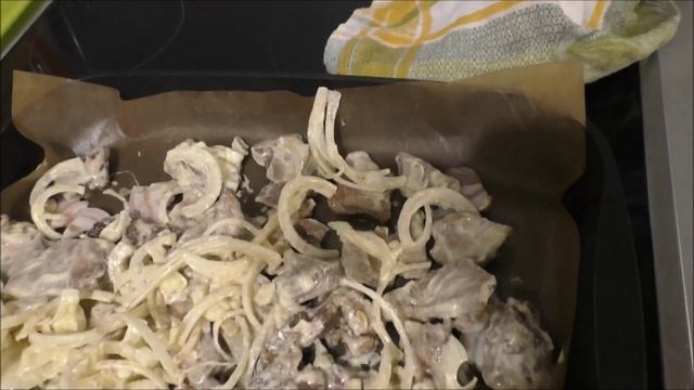 ВКУСНЕНЬКАЯ КАРТОШКА С МЯСОМ В ДУХОВКЕ. смотреть онлайн