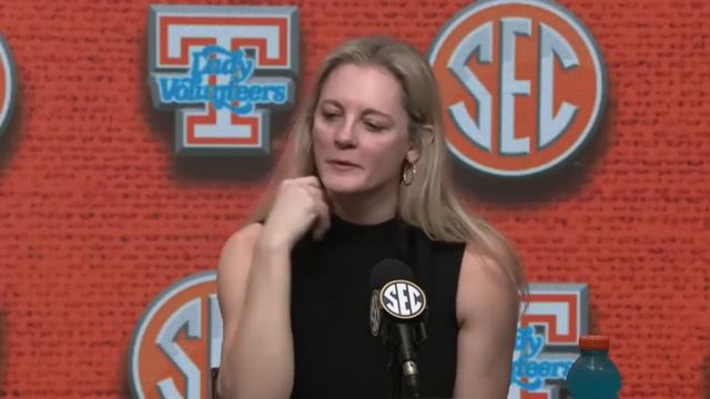 Tennessee Robbed Again by Double Dribble vs South Carolina - How did the Refs & TV miss this? смотреть онлайн