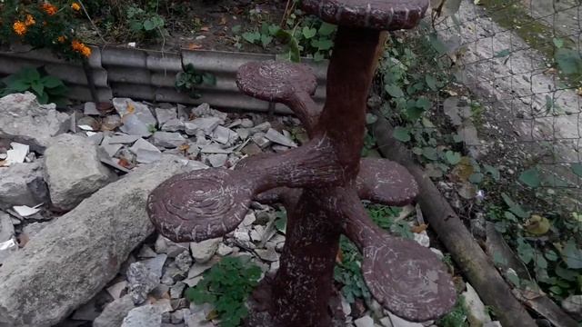 Садовые скульптуры из бетона, петушок из цемента, бетонные лебеди, курочка из цемента,бетон в саду