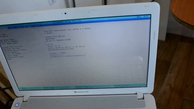 как увидеть биос на внешнем мониторе или телевизоре, если сломан основной на ноутбуке смотреть онлайн