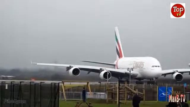 Самый большой пассажирский самолет в мире ! Airbus A380 смотреть онлайн