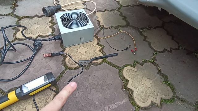 Открытие Kia Rio с севшим АКБ и без металлического ключа смотреть онлайн